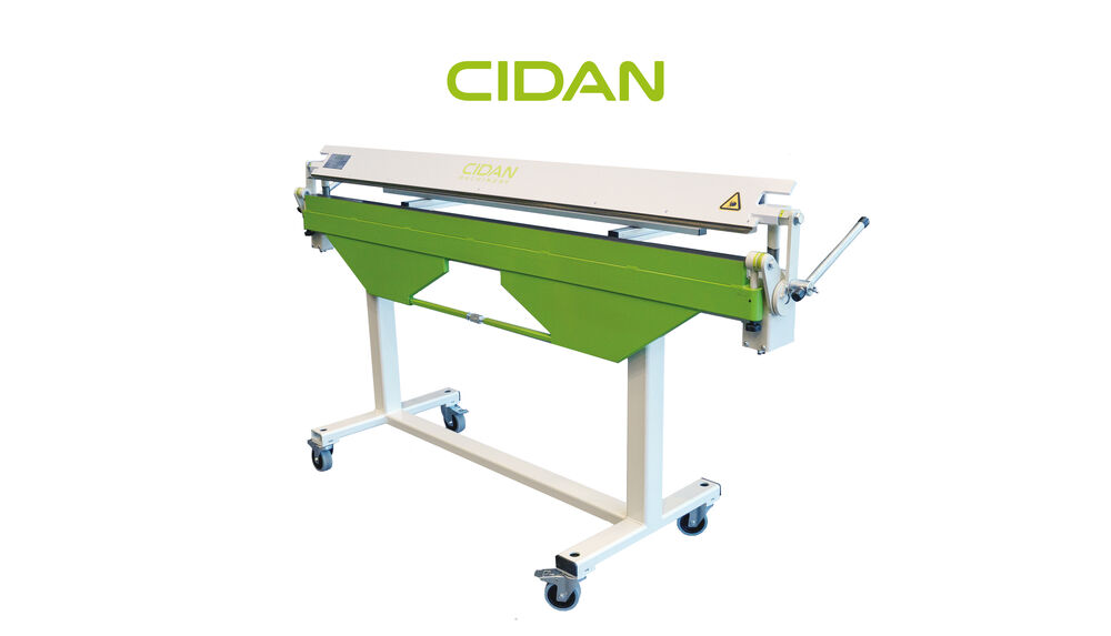 Die neue MF ist eine einfach bedienbare manuelle Handabkantbank, die sich durch eine Arbeitsbreite von 2000 mm und ihr geringes Gewicht besonders für den Einsatz direkt auf der Baustelle eignet.